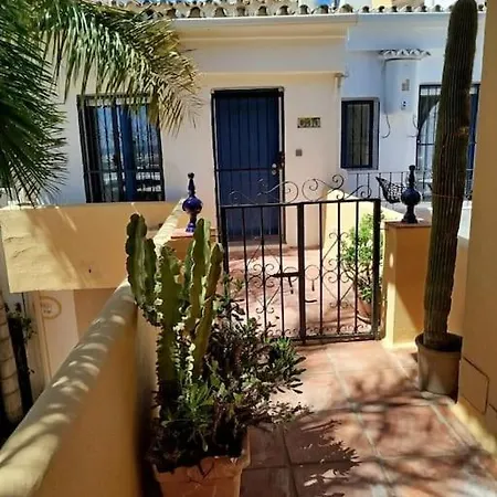 Holiday home Casita Junto Al Mar En El Puerto De Cabopino Marbella